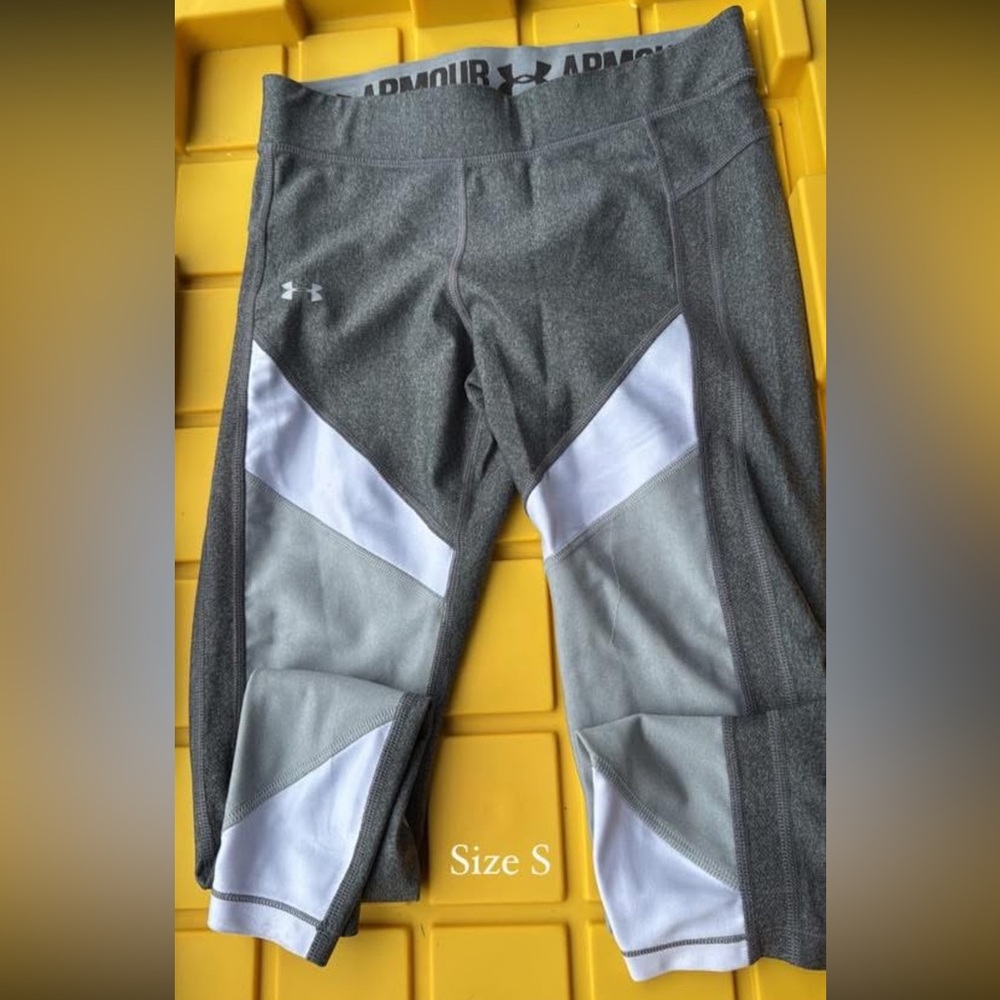 Under Armour Women's Gray and White Leggings